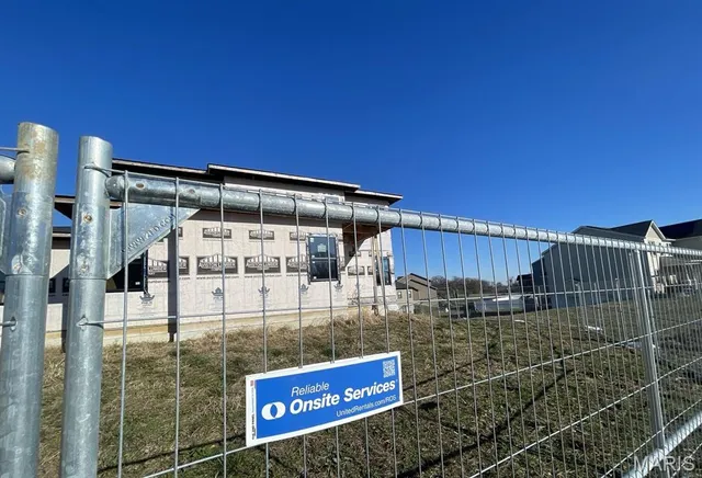 $99,900 | 719 Seagate Drive, O'Fallon, IL 62269