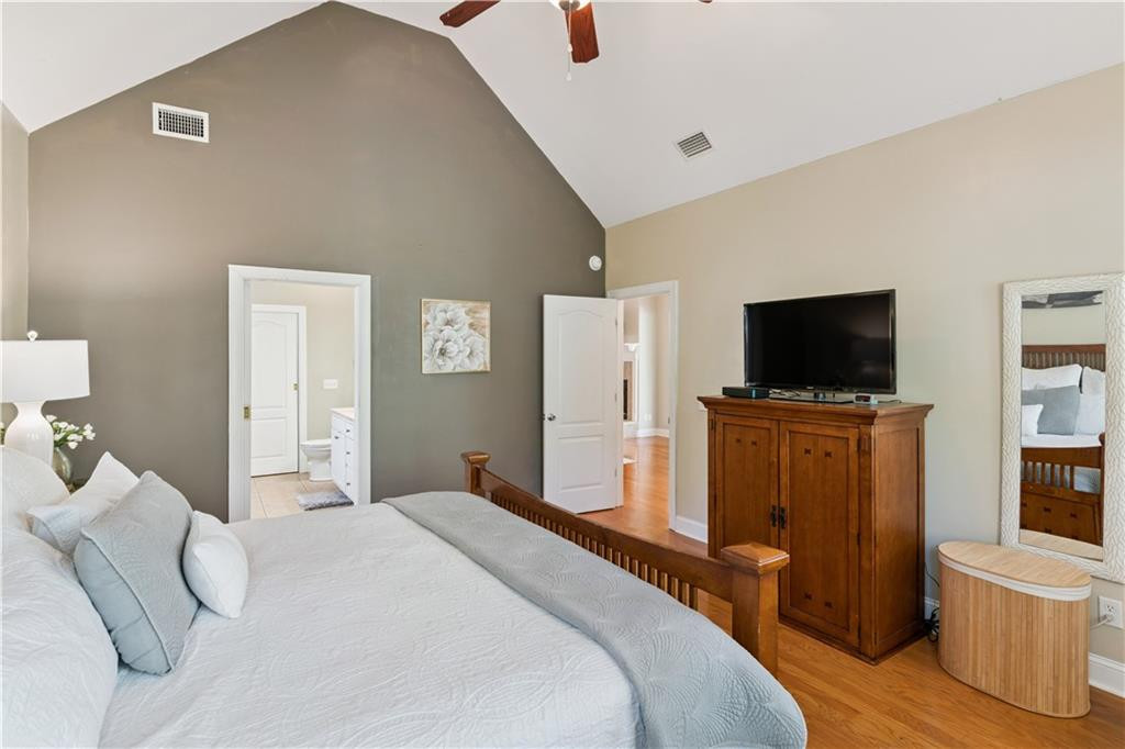 123 Simonton Way St. Simons Island, GA 31522 - Photo 17 of 24 Master Bedroom