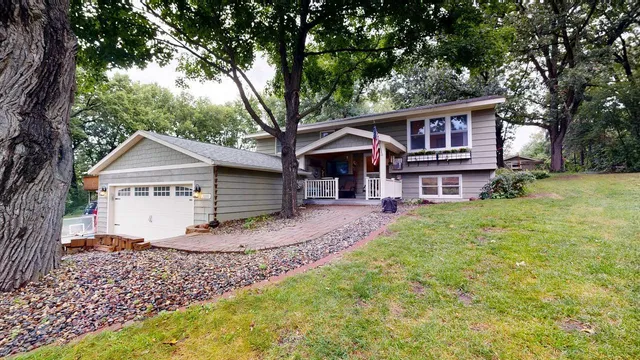 $313,000 | 3091 77th Avenue Northeast, Willmar, MN 56201