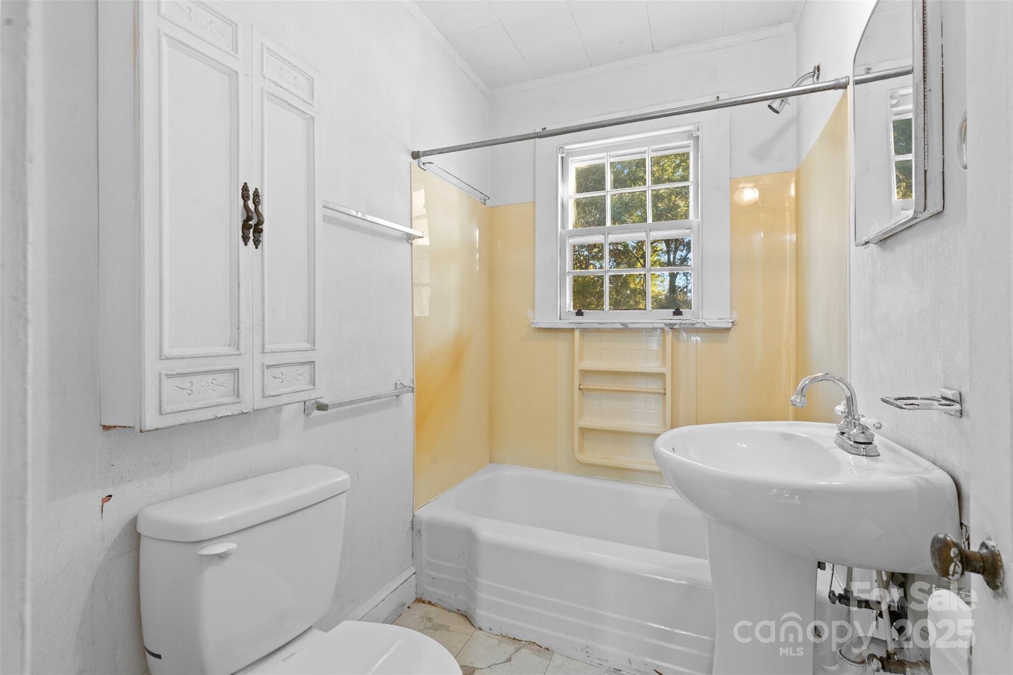 811 South Cherry Road Rock Hill, SC 29730 - Photo 15 of 22 a bathroom with a sink toilet and shower