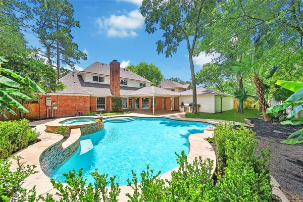 $950,000 | 5 Box Turtle Lane, The Woodlands, TX 77380