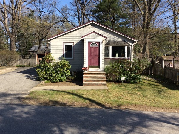 12 Bellflower Road North Reading, MA 01864 - Photo 1 of 11 Gallery Image 1