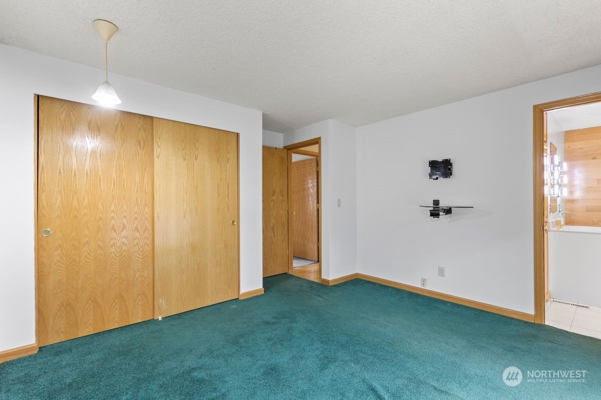 120 Echo Glen Place Yakima, WA 98908 - Photo 22 of 40 a view of empty room with closet