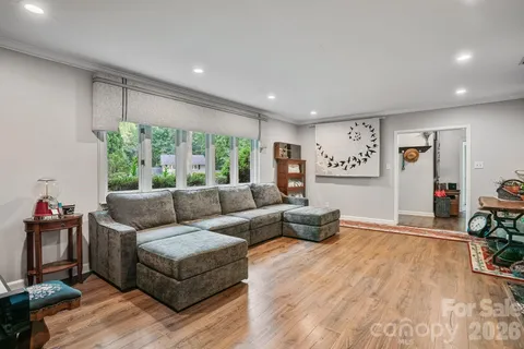 $634,900 | 560 11th Ave Circle Northwest, Hickory, NC 28601