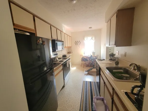 $405,000 | 5 Steeplechase Court, Unit 5, Haverhill, MA 01832