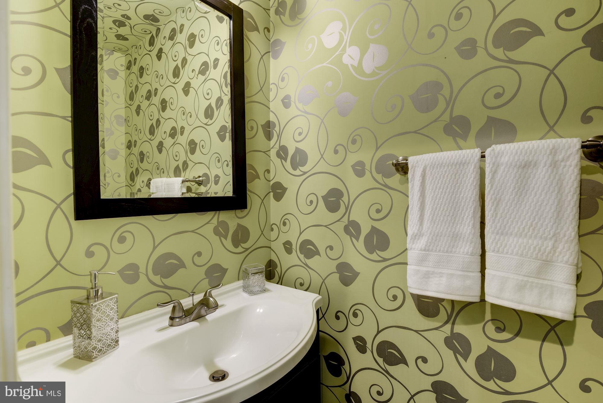 803 9th Street Northeast Washington, DC 20002 - Photo 17 of 52 Powder Room