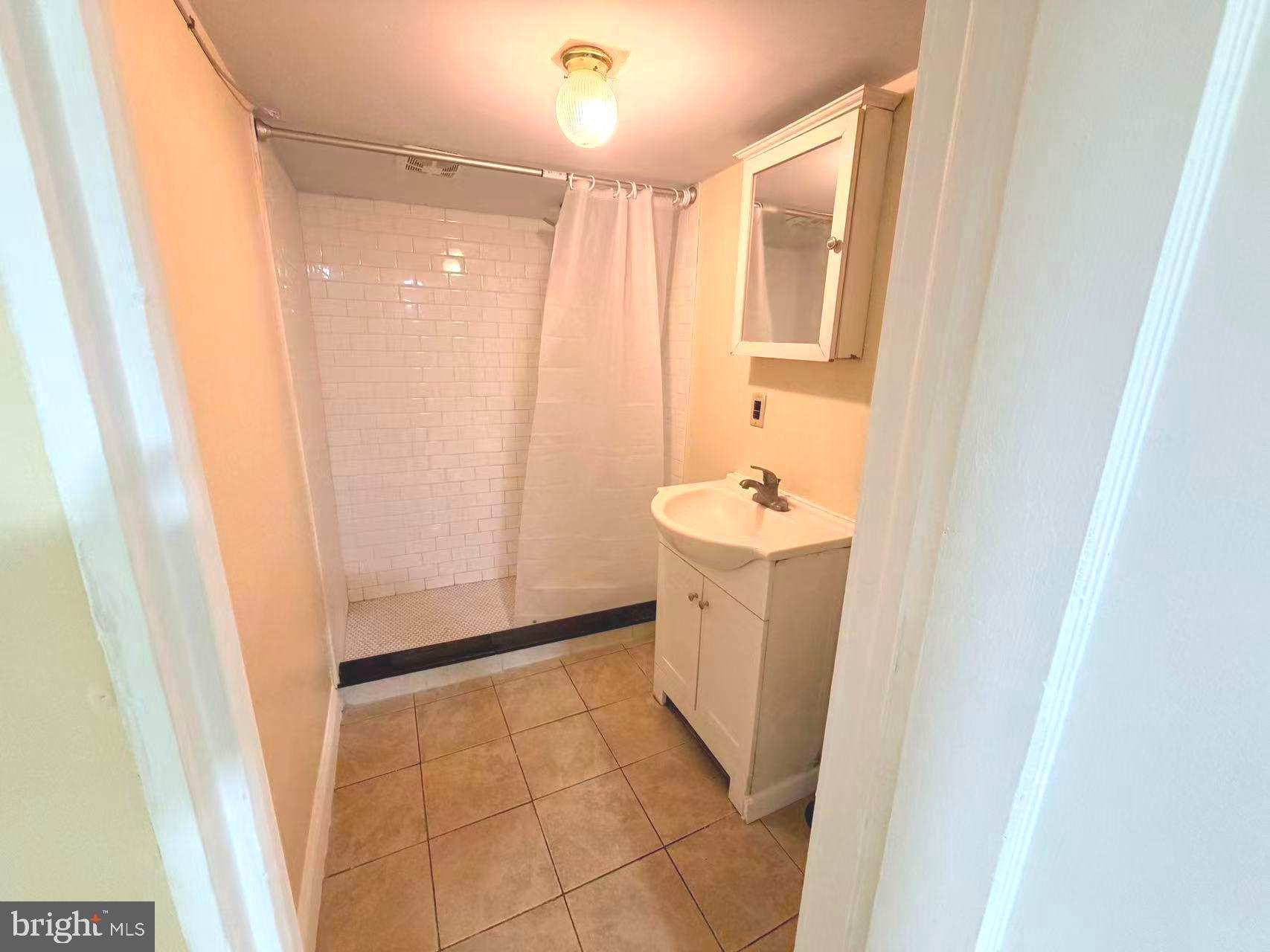 7247 Charles Street Philadelphia, PA 19135 - Photo 7 of 12