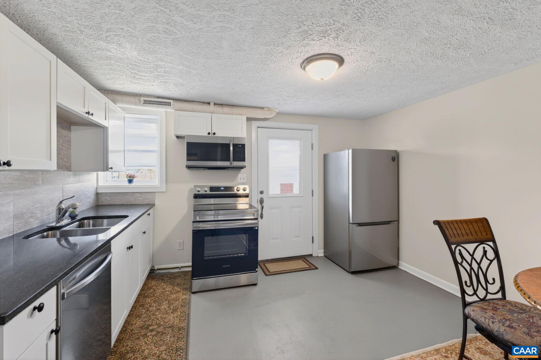 316 Carlton Road Charlottesville, VA 22902 - Photo 15 of 36 Gallery Image 15