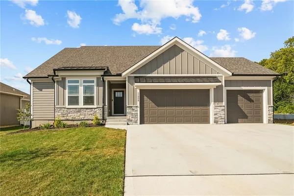 $535,000 | 11808 East 231st Street, Peculiar, MO 64078