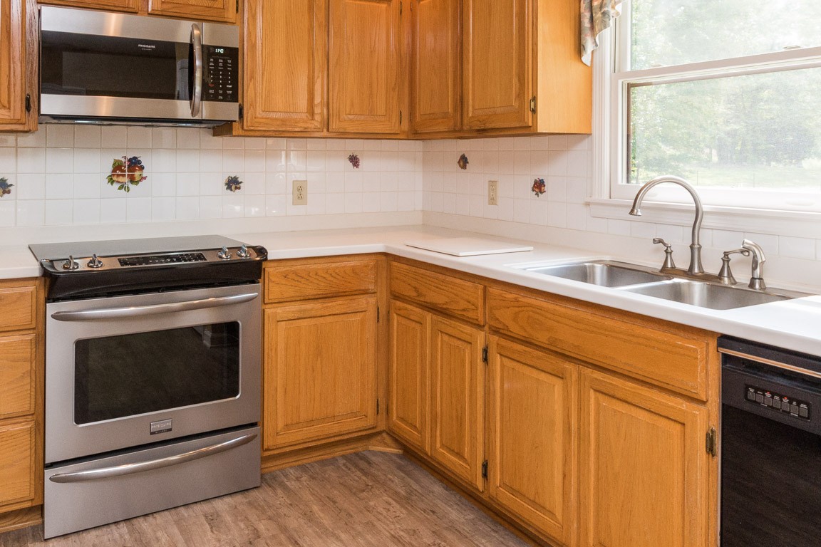 1108 Spring Creek Road Chapmansboro, TN 37035 - Photo 3 of 35 Gallery Image 3