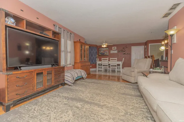 $279,900 | 2977 Jerrald Drive, Newburgh, IN 47630