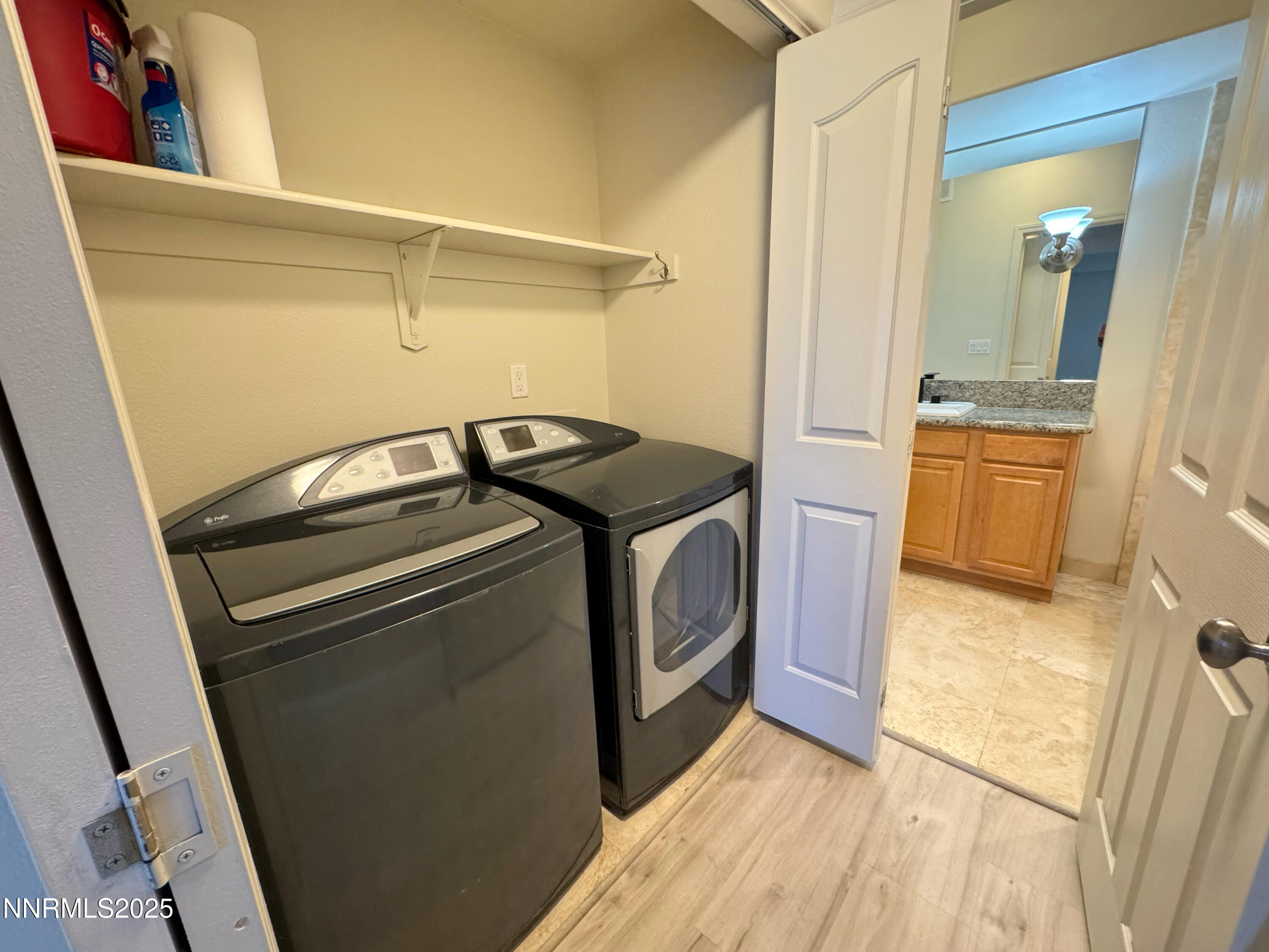 200 West 2nd Street, Unit 1107 Reno, NV 89501 - Photo 10 of 29 a utility room with dryer and washer