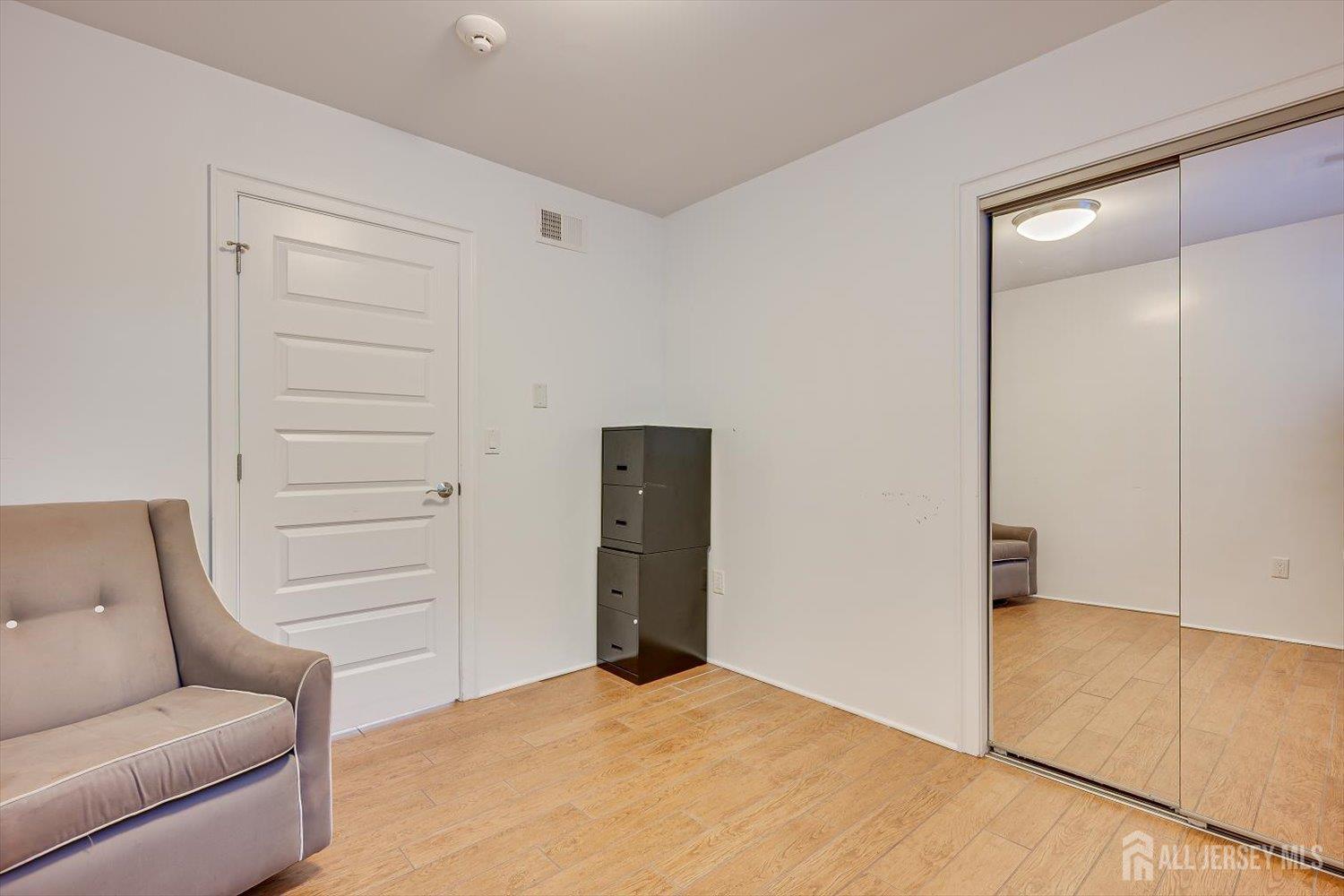 25 Marshall Drive Edison, NJ 08817 - Photo 49 of 68