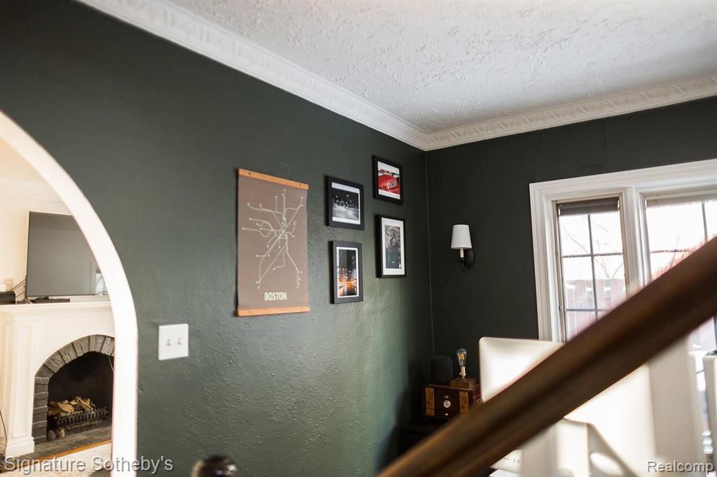 2747 Manchester Road Birmingham, MI 48009 - Photo 15 of 36