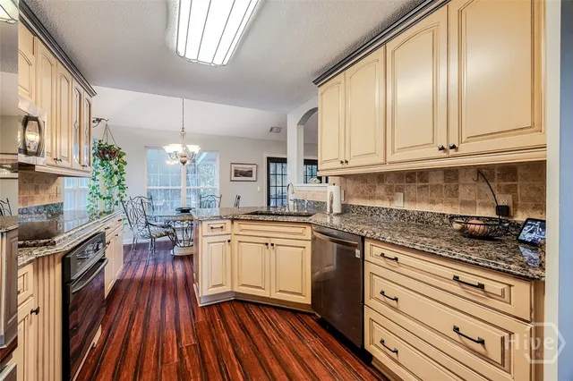 $995,000 | 6 Cedar View Court, Savannah, GA 31410