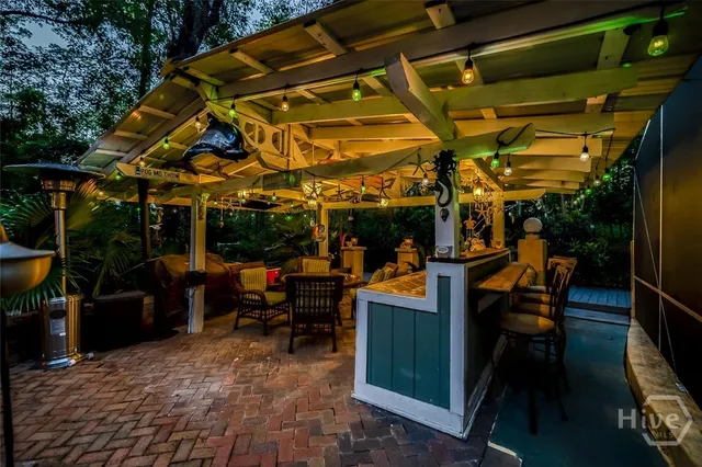 $995,000 | 6 Cedar View Court, Savannah, GA 31410