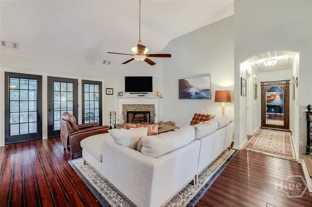 $995,000 | 6 Cedar View Court, Savannah, GA 31410