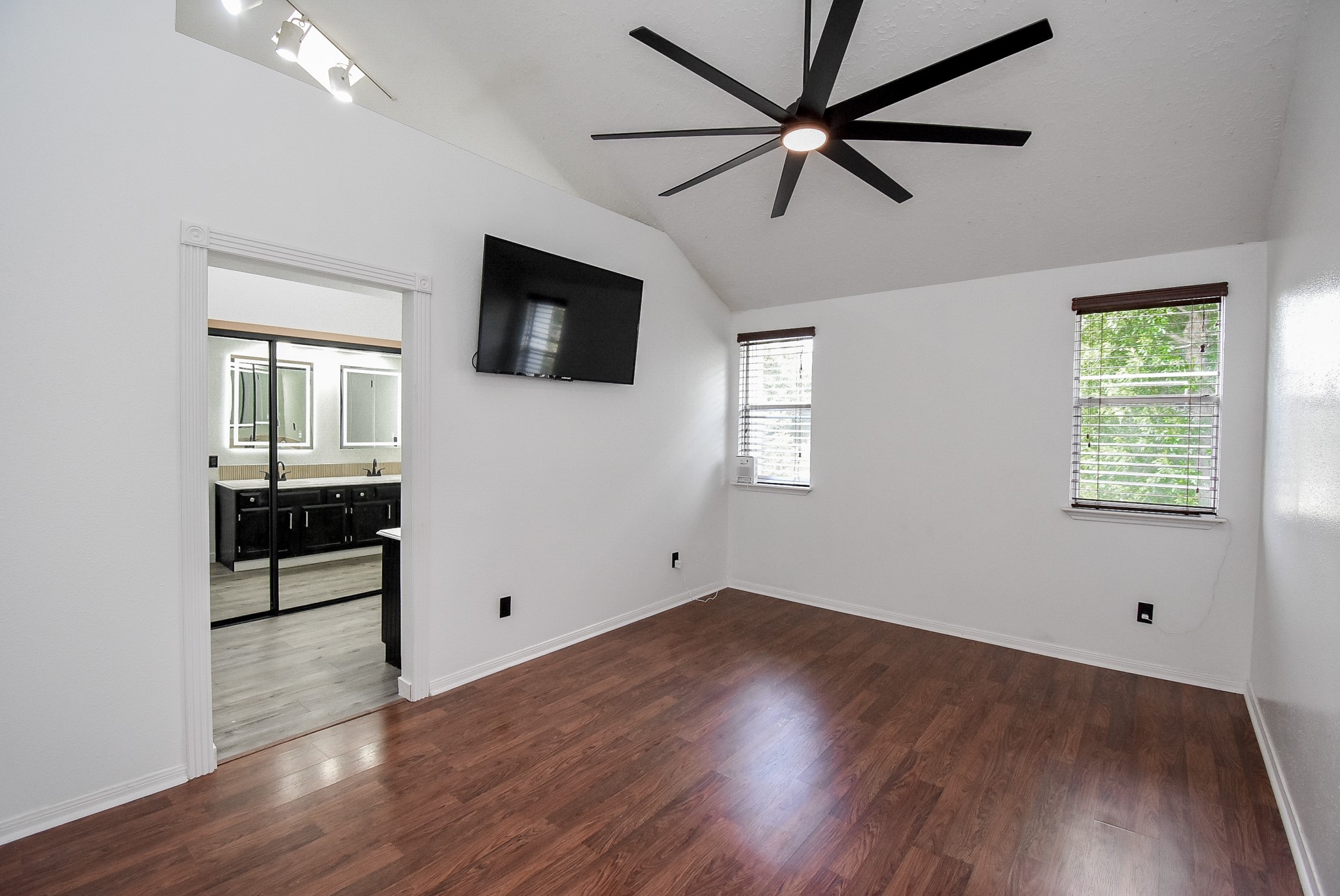 8715 Vinkins Road Houston, TX 77071 - Photo 29 of 48