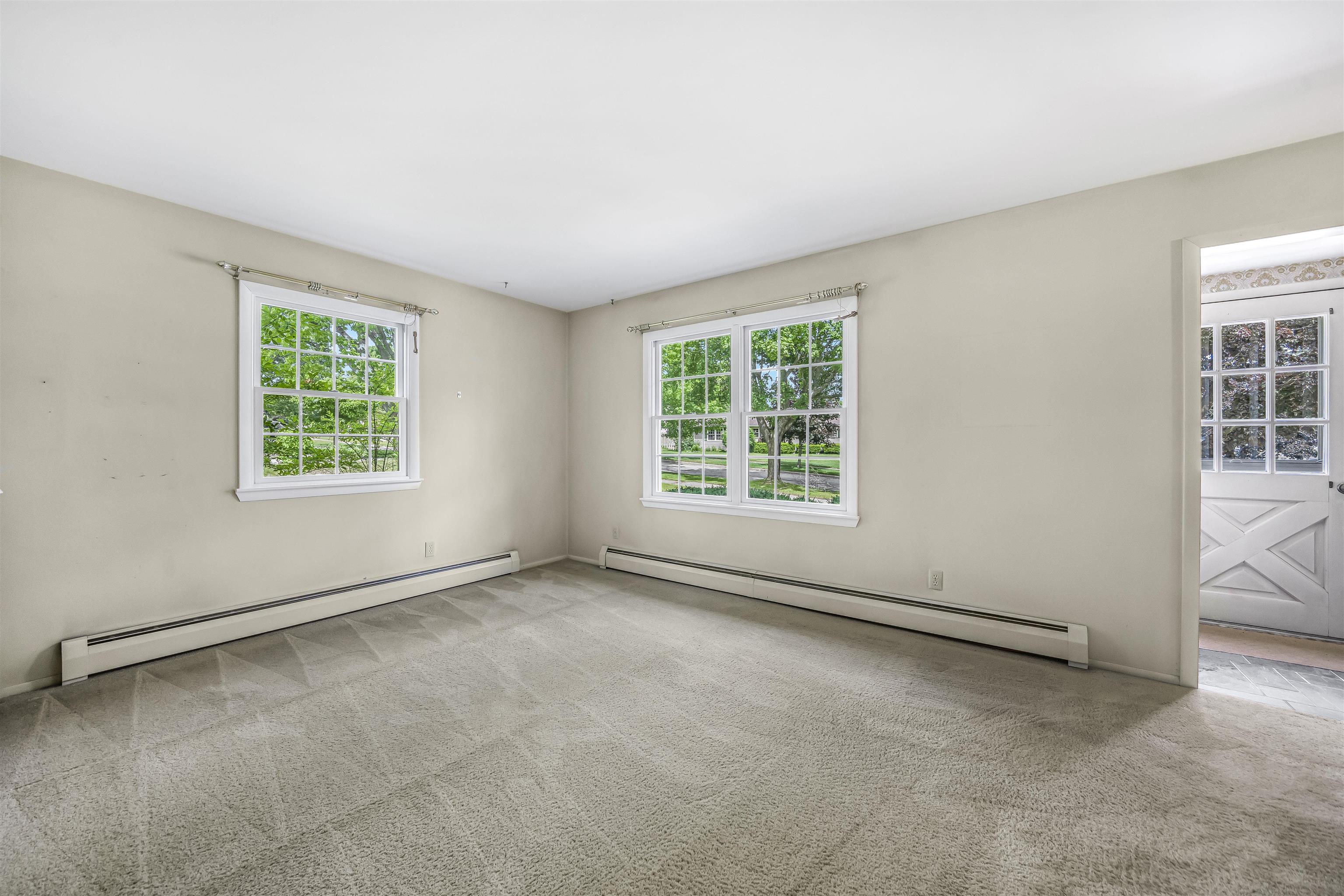 424 Crestview Street Cadillac, MI 49601 - Photo 10 of 62 1946655-b62586a3-b3ab-48b5-bf4c-351038b1db39.JPG