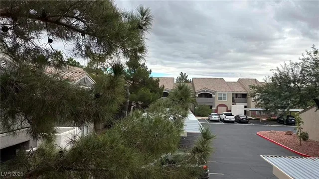 $1,145 | 5055 West Hacienda Avenue, Unit 2048, Las Vegas, NV 89118