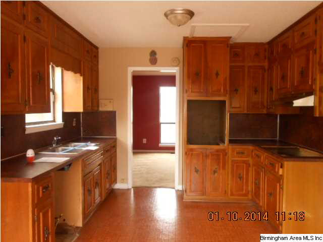 4932 15th Street Road Bessemer, AL 35023 - Photo 6 of 10
