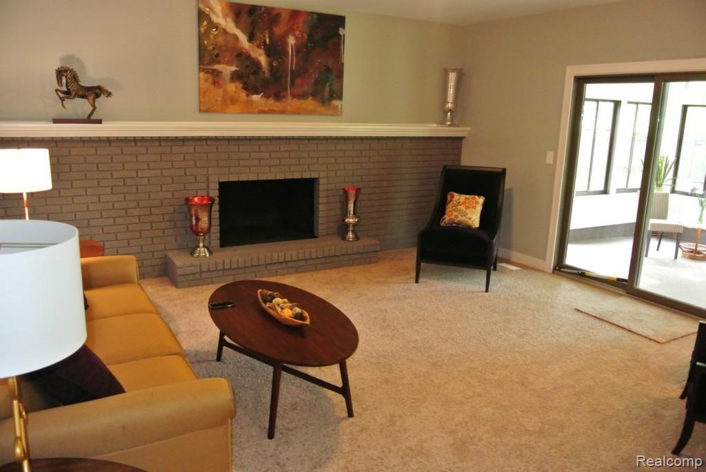 39709 Coronation Road Canton, MI 48188 - Photo 8 of 33 DSC_3282.jpg