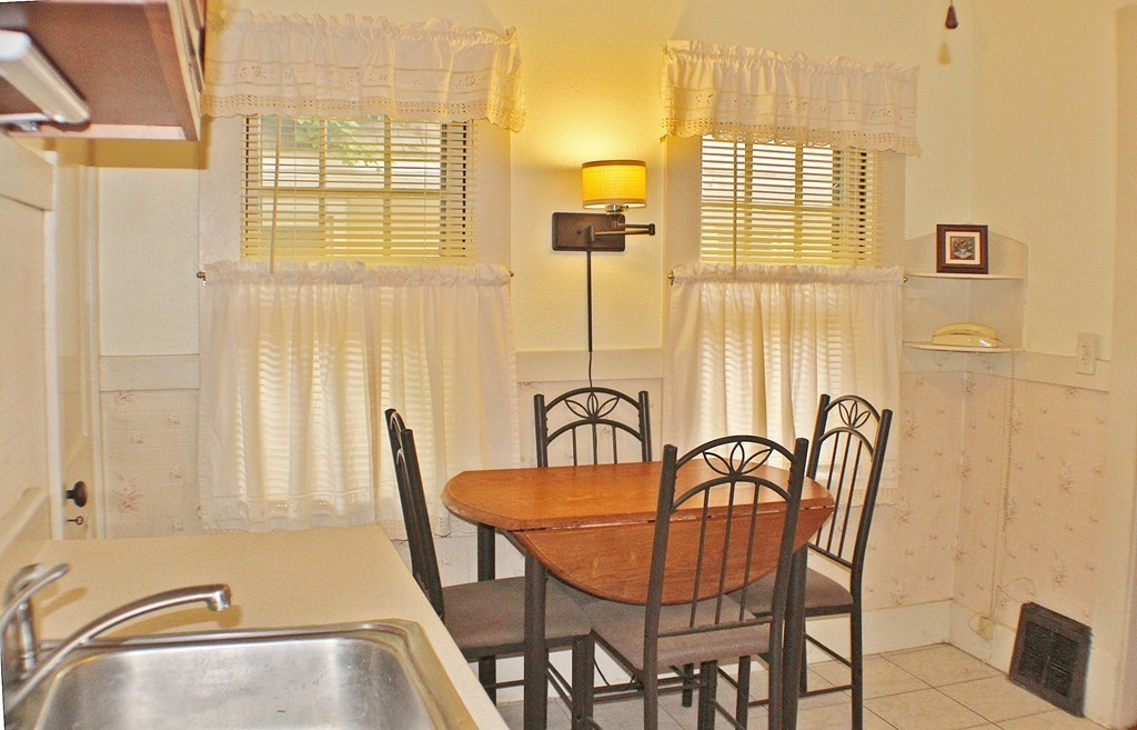96 Switzer Avenue Springfield, MA 01109 - Photo 4 of 23 Gallery Image 4