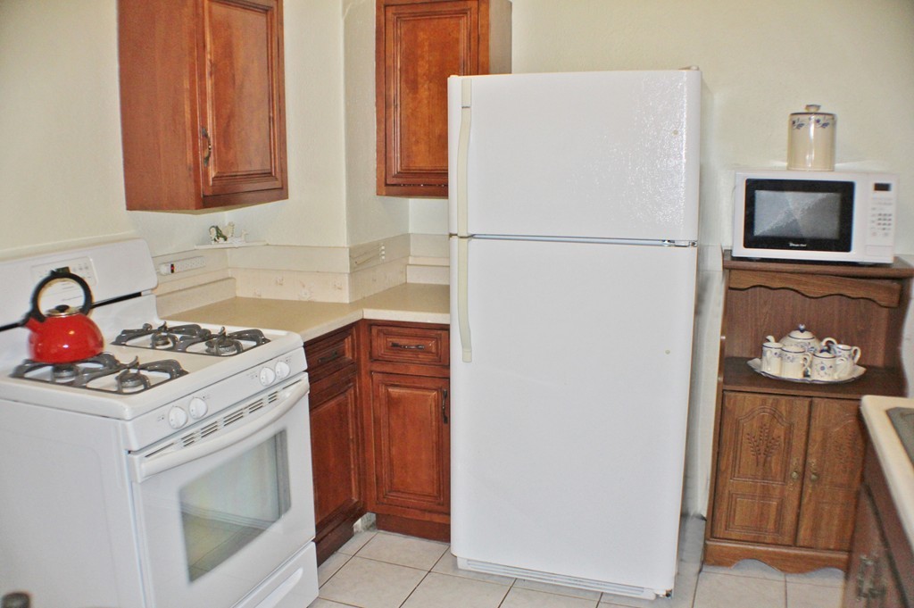 96 Switzer Avenue Springfield, MA 01109 - Photo 5 of 23 Gallery Image 5