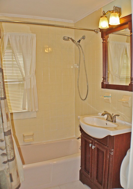 96 Switzer Avenue Springfield, MA 01109 - Photo 10 of 23 Gallery Image 10