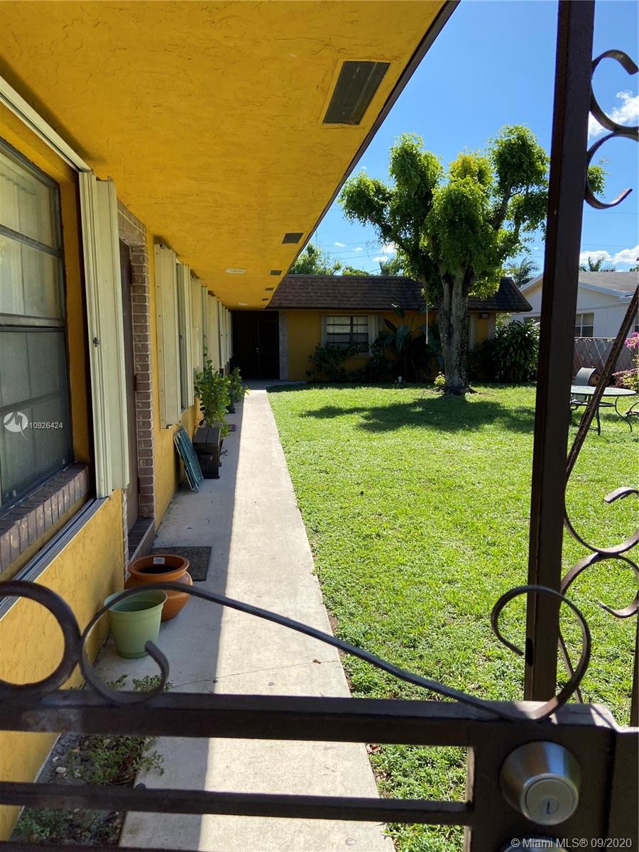 6032 Southwest 27th Street Miramar, FL 33023 - Photo 2 of 5