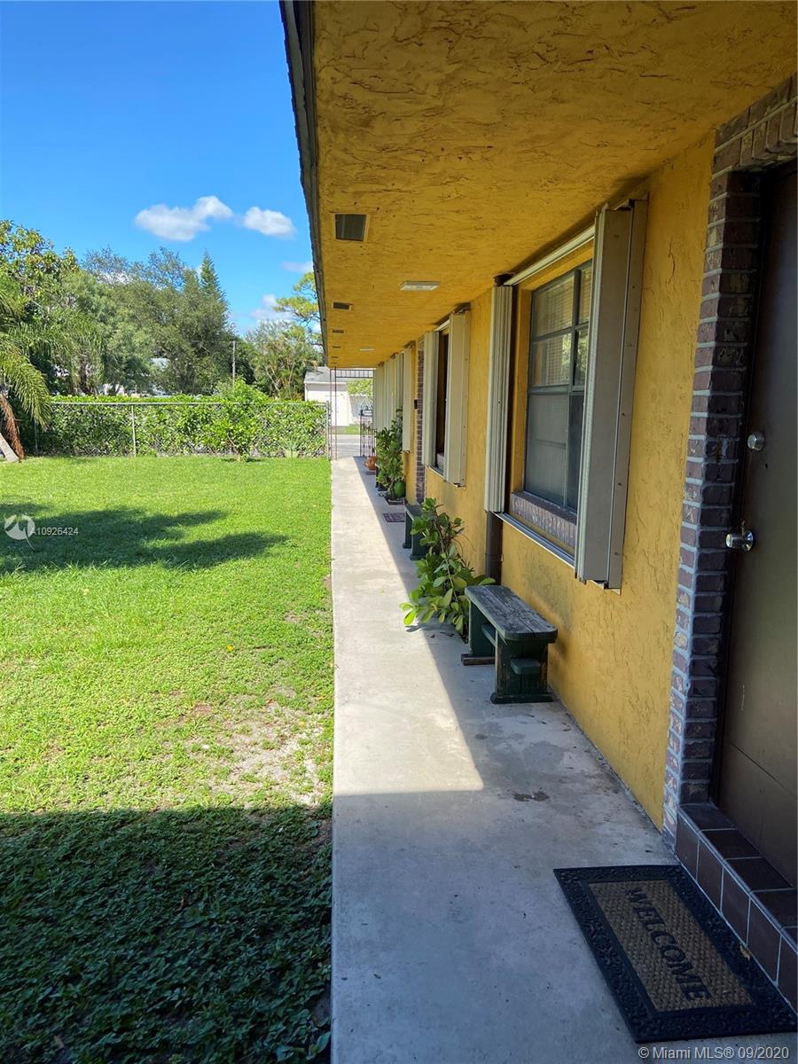 6032 Southwest 27th Street Miramar, FL 33023 - Photo 3 of 5