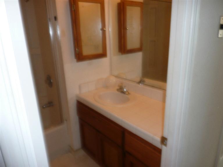1300 West Olson Avenue, Unit 23 Reedley, CA 93654 - Photo 3 of 5 Gallery Image 3