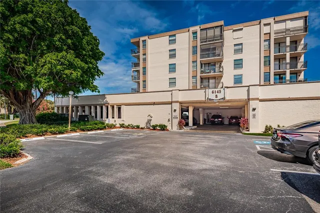 $2,099 | 6145 Sun Boulevard, Unit 404, St. Petersburg, FL 33715