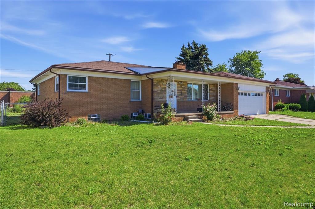 8565 Potomac Street Center Line, MI 48015 - Photo 2 of 33