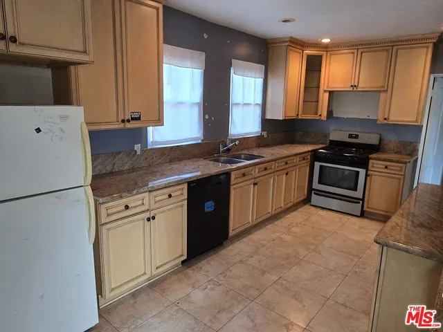 $1,749,000 | 143 South Highland Avenue, Los Angeles, CA 90036