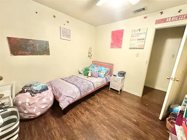 $1,600 | 915 North 7th Street, Sanger, TX 76266