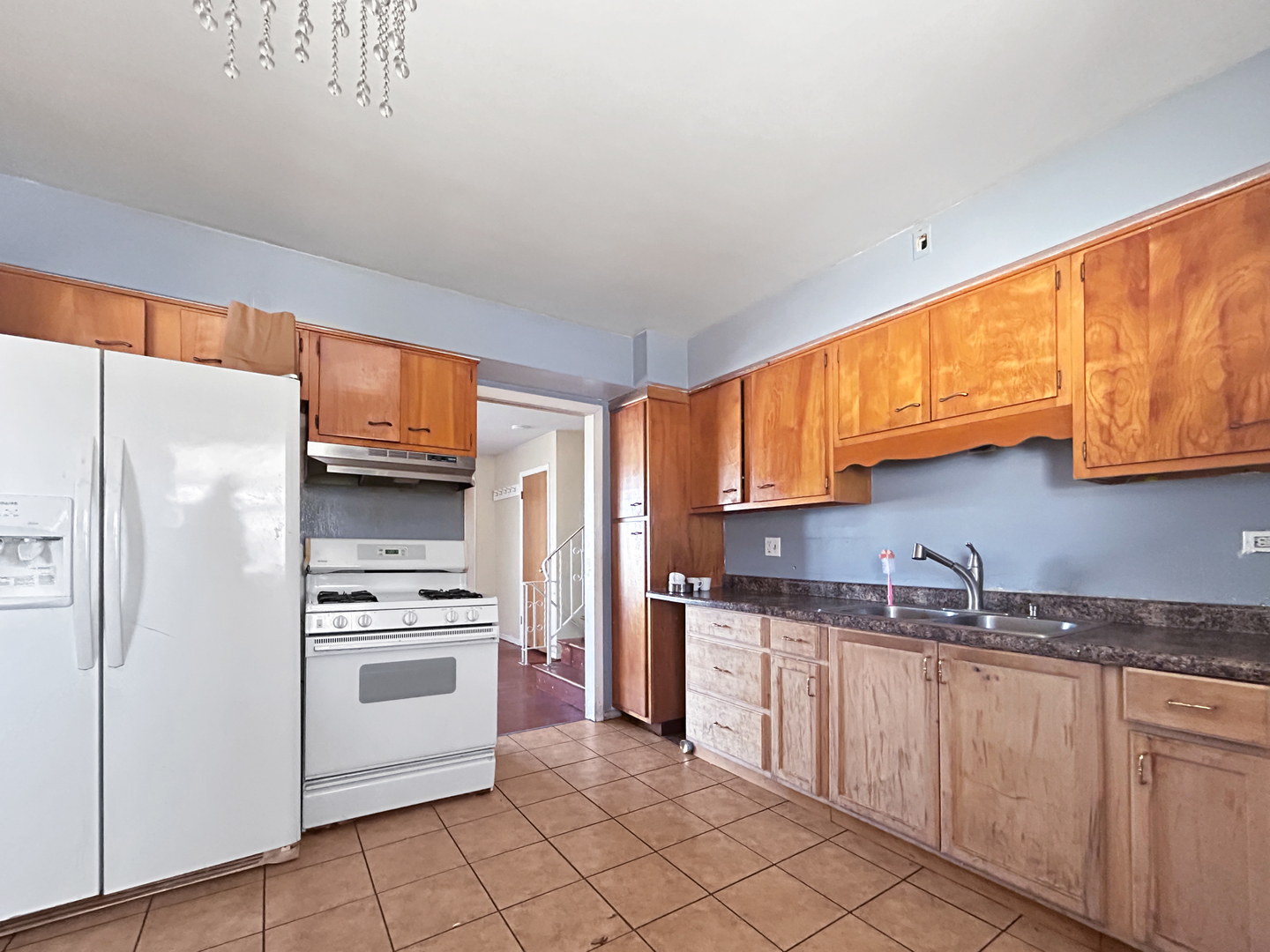 10 Adams Drive Addison, IL 60101 - Photo 3 of 11