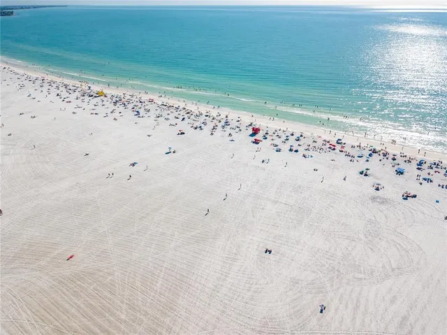 $2,200 | 3835 Almeria Avenue, Unit C1, Sarasota, FL 34239