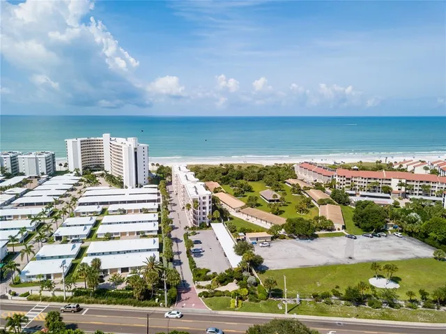 $1,995 | 3835 Almeria Avenue, Unit C1, Sarasota, FL 34239