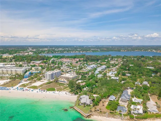 $2,200 | 3835 Almeria Avenue, Unit C1, Sarasota, FL 34239