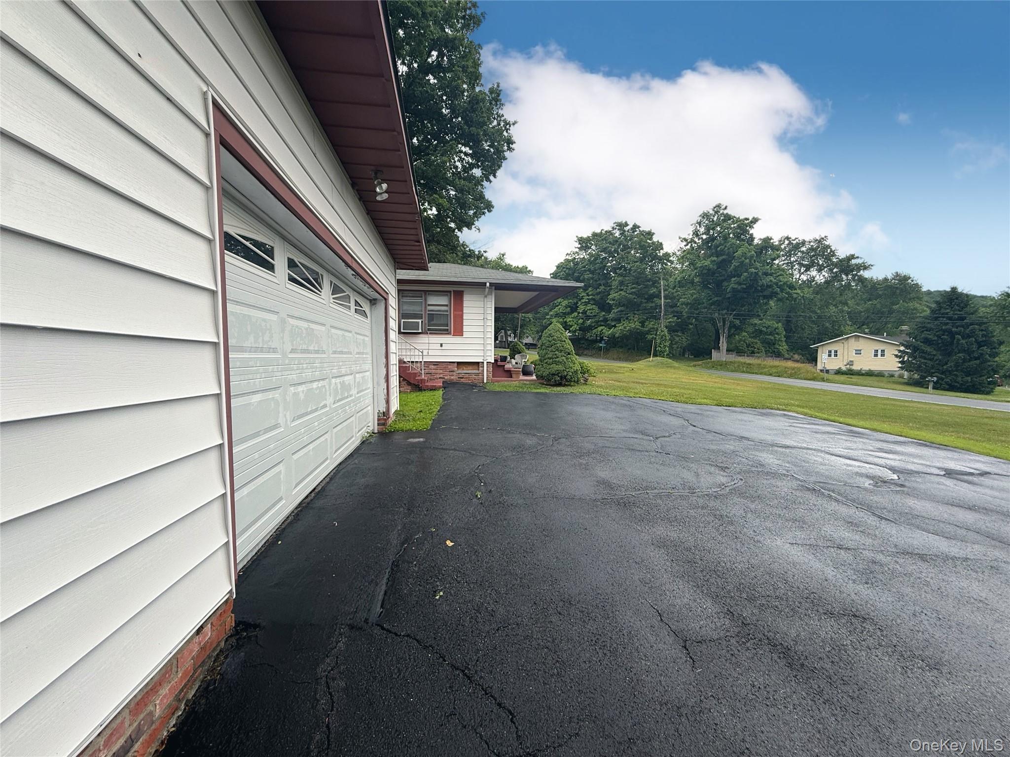 646 Oak Summit Road Millbrook, NY 12545 - Photo 8 of 36