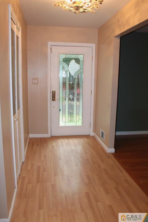 20 Kings Road East Brunswick, NJ 08816 - Photo 3 of 21 Gallery Image 3
