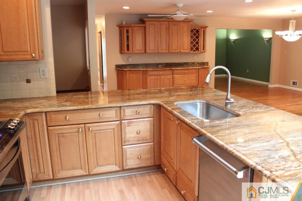 20 Kings Road East Brunswick, NJ 08816 - Photo 9 of 21 Gallery Image 9