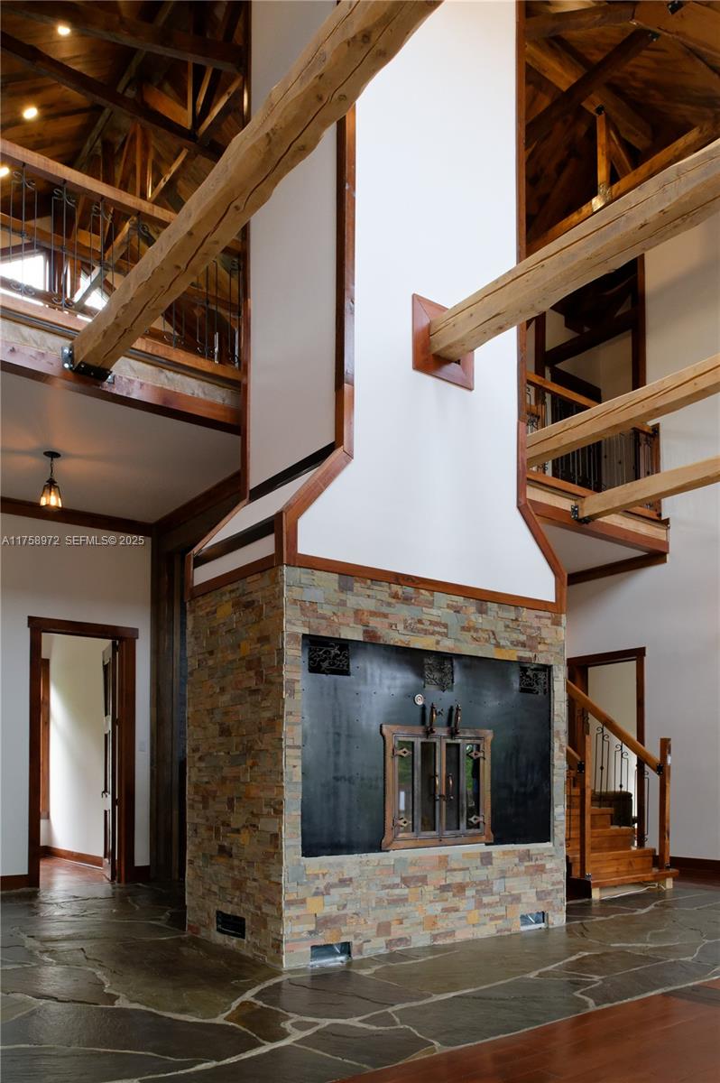 1150 10e Rang undefined, QC J0K 1Z0 - Photo 2 of 42 a view of a building with stairs