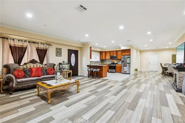 $757,000 | 204 East 121st Street, Los Angeles, CA 90061