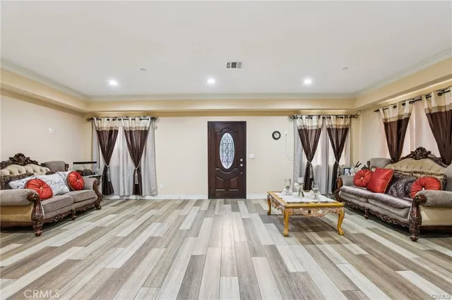 $757,000 | 204 East 121st Street, Los Angeles, CA 90061