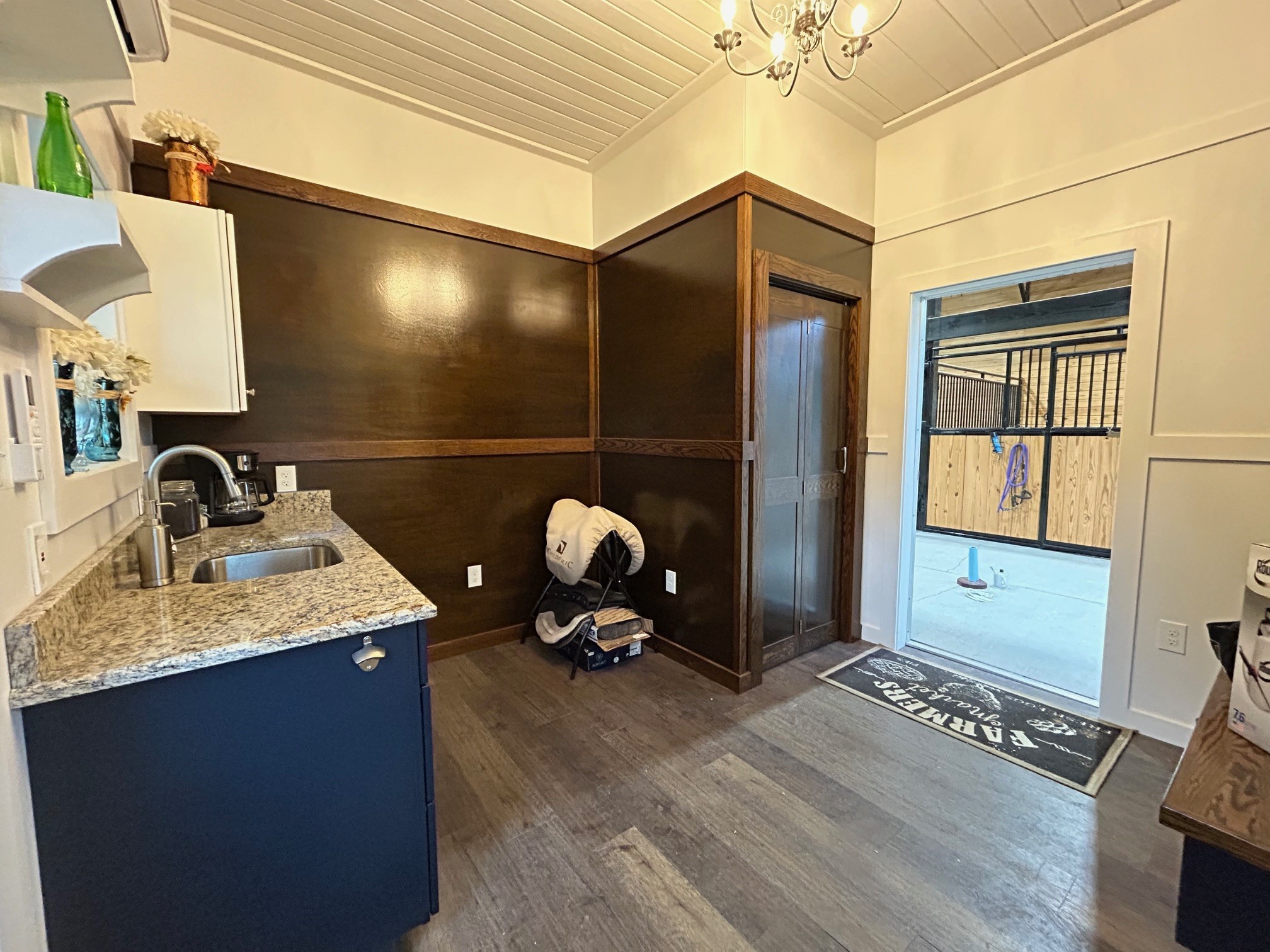 6960 Millersburg Road Christiana, TN 37037 - Photo 48 of 68 a bathroom with a sink and a mirror