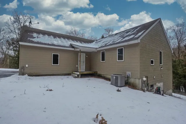 $469,900 | 147 Chipman Road, Middlefield, MA 01011