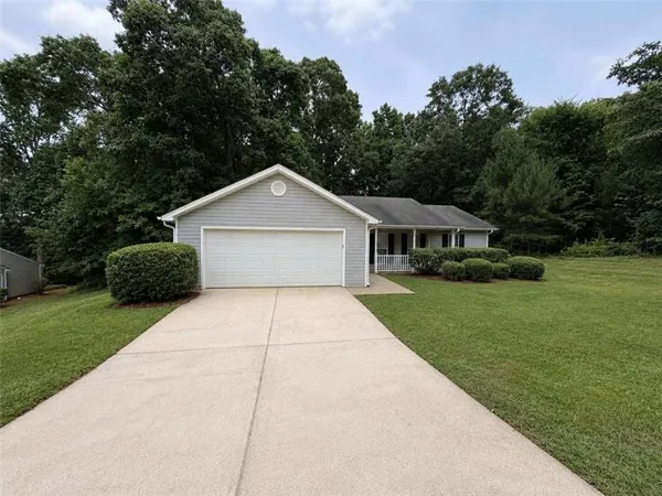 $1,995 | 211 Ravenwood Court, Bethlehem, GA 30620