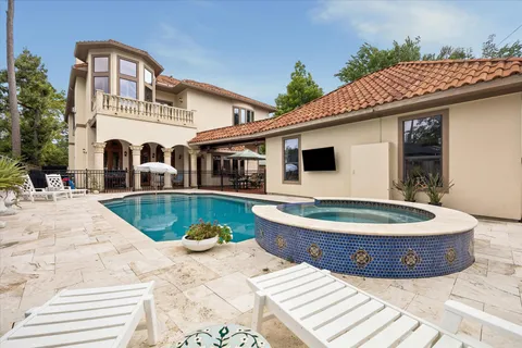 a outdoor view with a sitting space